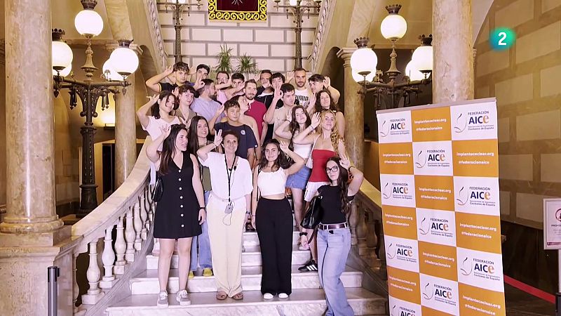 Encuentro de jvenes con implante coclear - En lengua de signos | Ver