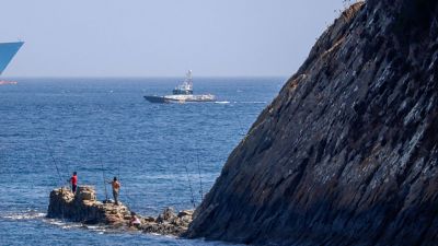 Muere un tripulante de una narcolancha en el Estrecho | Ver