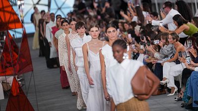 Las costuras de la moda española