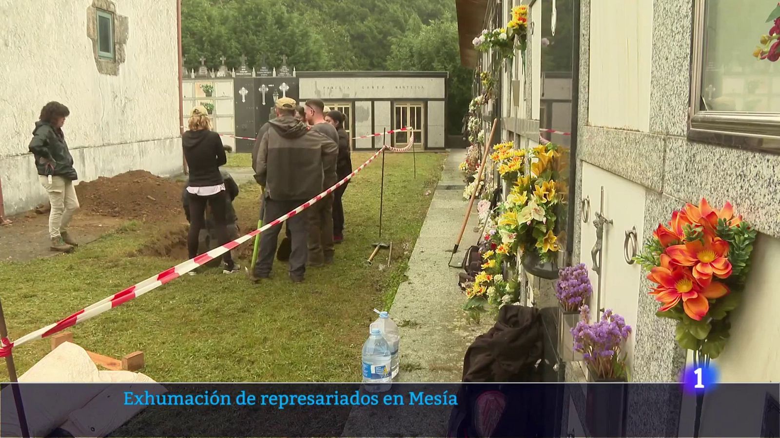 Exhumación en el cementerio parroquial de Visantoña (Santiso, A Coruña) | Ver ahora