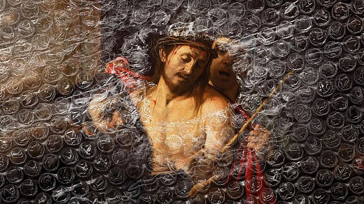 Avance del documental \"Documaster\" mostrando una pintura estilo Caravaggio, con Jesús coronado de espinas, protegida con plástico de burbujas.