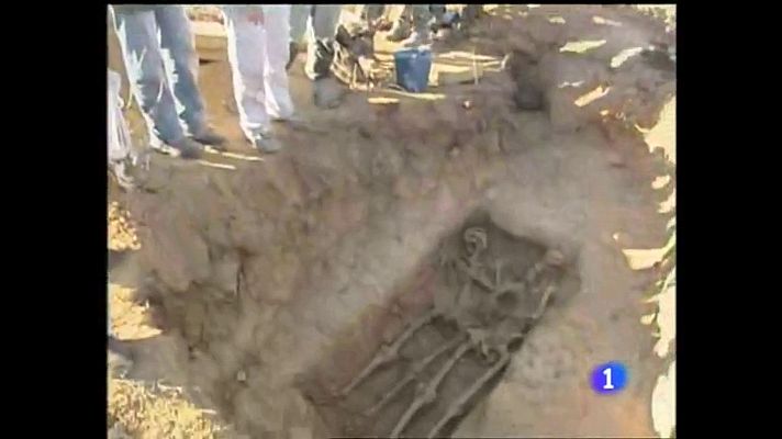 Telediario 2 - Dos posibles fusilados en la curva de Magaz de Abajo (León)