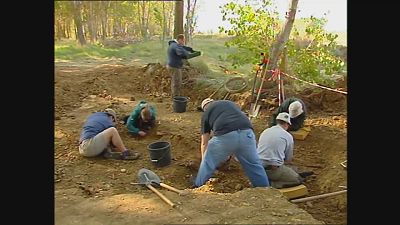Trabajos en la fosa de los estudiantes de Albires (Izagre, Le�n) | Ver ahora