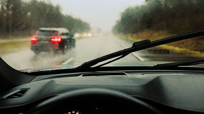 Telediario 1 - Extremar la precaución al conducir con lluvia