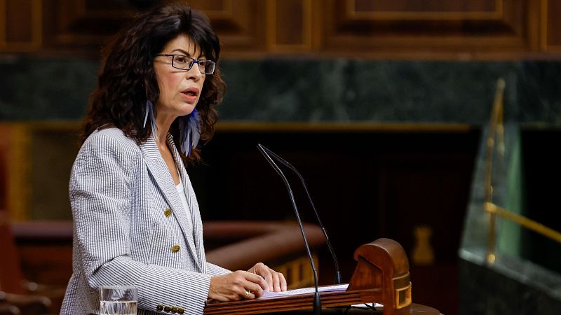 Redondo insiste en que las pulseras "protegen a las mujeres" - Informativo 24h | Ver