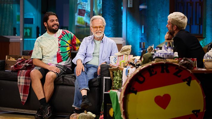 La Revuelta en lengua de signos - Fernando Colomo, Brays Efe y las campeonas del mundo de K4 500 en Lengua de signos 