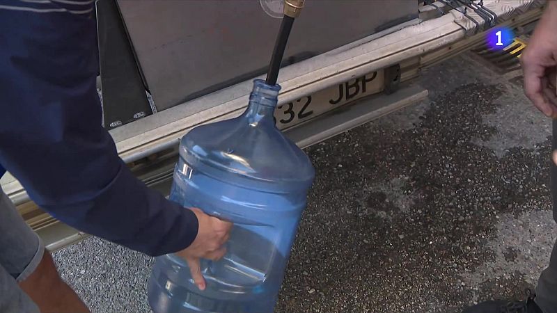 Cisternes d'aigua a Monistrol de Montserrat per les afectacions pel temporal