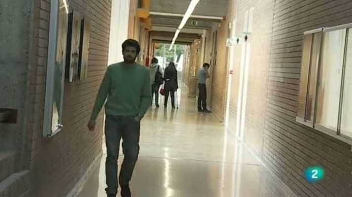 L'Informatiu - L'informatiu - Noves xarxes socials preocupen a la comunitat docent