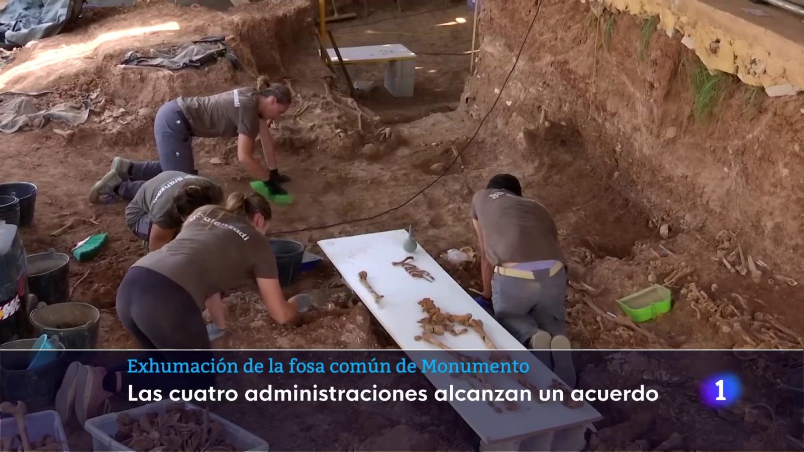 Acuerdo entre administraciones para la exhumación de la fosa de Monumento en el cementerio de Sevilla | Ver ahora