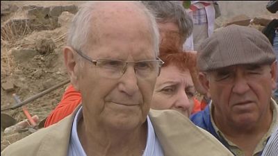 Fosa de guerrilleros en el cementerio de Chaherrero (Crespos, �vila) | Ver ahora