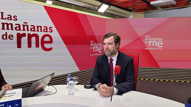 Iván Espinosa de los Monteros presenta Atenea: "Una plataforma para gente competente que pueda contribuir al debate público sin entrar en política" - Escuchar ahora
