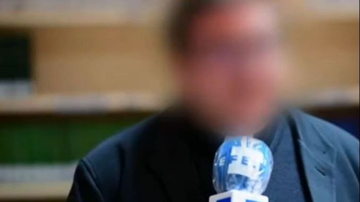 Directo al grano - Un cura es detenido por posesión de droga y juguetes sexuales.