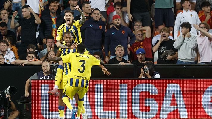 Resúmenes de LaLiga - Valencia CF - Real Oviedo: resumen del partido de la 7ª jornada de Liga | Primera