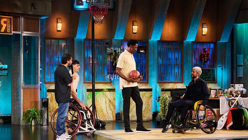 La Revuelta | Pippen y Broncano contra Pincho y Bezos