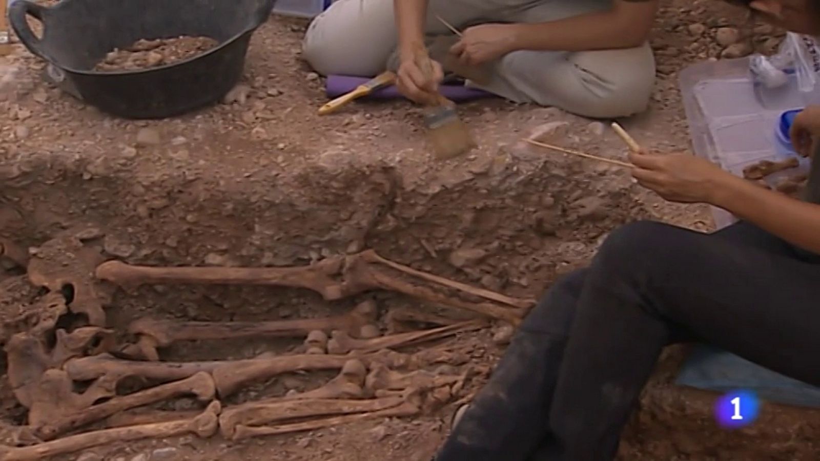 Exhumación en La Revuelta de Linares (La Pola de Gordón, León) | Ver ahora