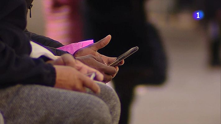 L'Informatiu - Catalunya lidera la venda de mòbils i portàtils recondicionats