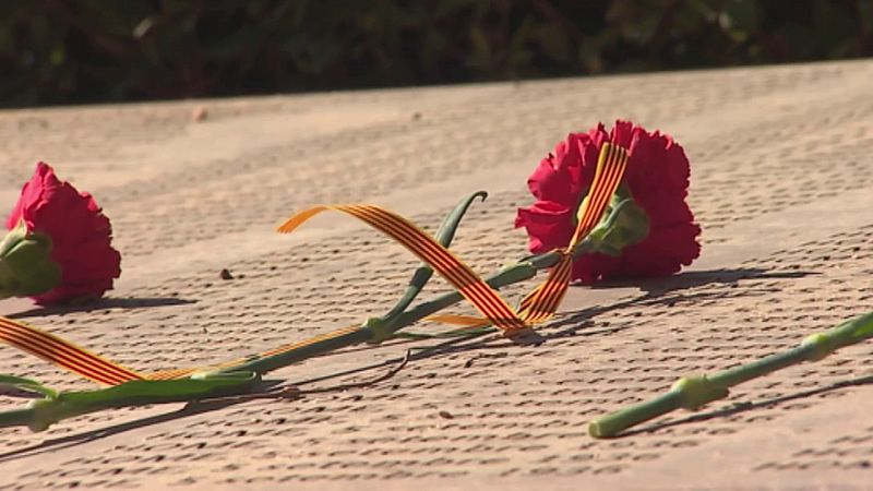 Homenaje a las víctimas del franquismo en el cementerio de Palma (Mallorca)