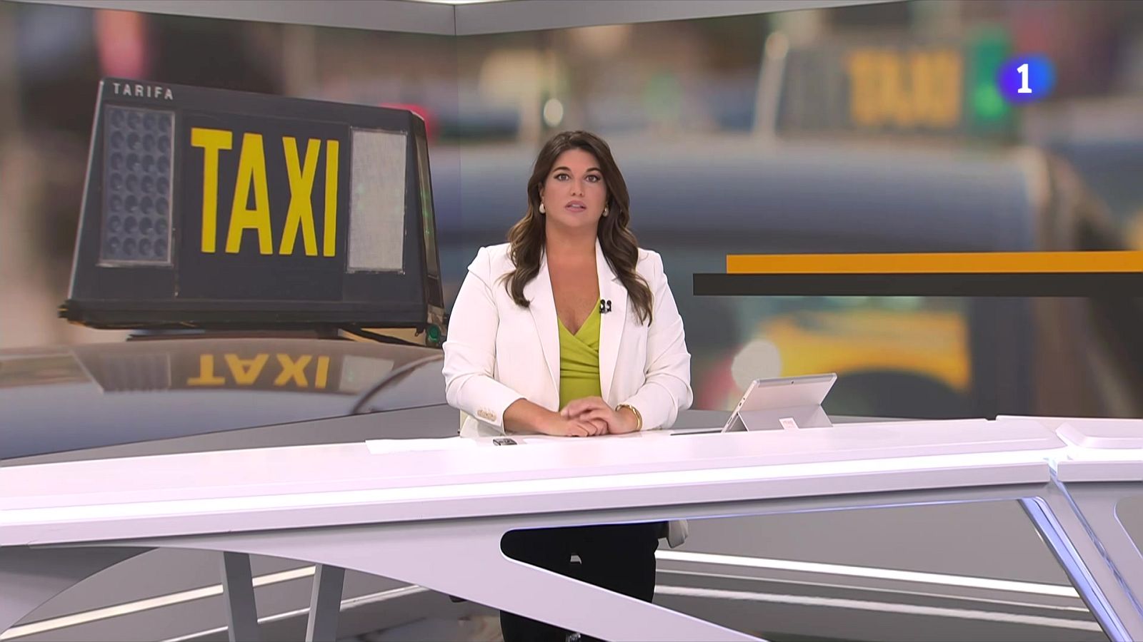 La nova llei del taxi blinda el servei públic davant les VTC - L'Informatiu | Veure