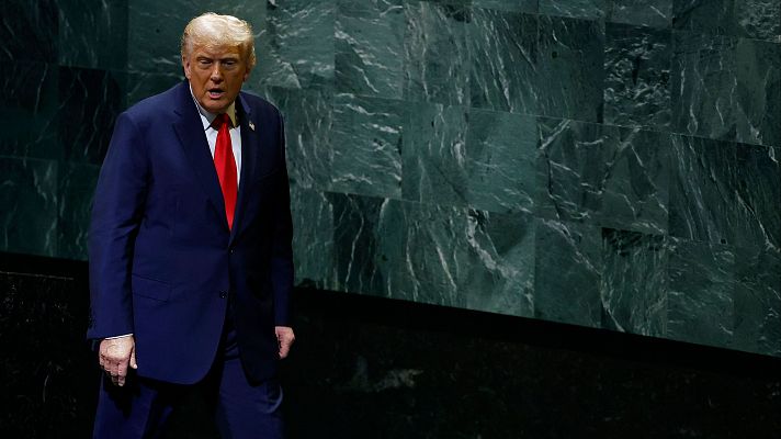 Telediario 2 - Trump denuncia un "triple sabotaje" en la ONU tras sufrir varios fallos técnicos a su paso por la Asamblea General