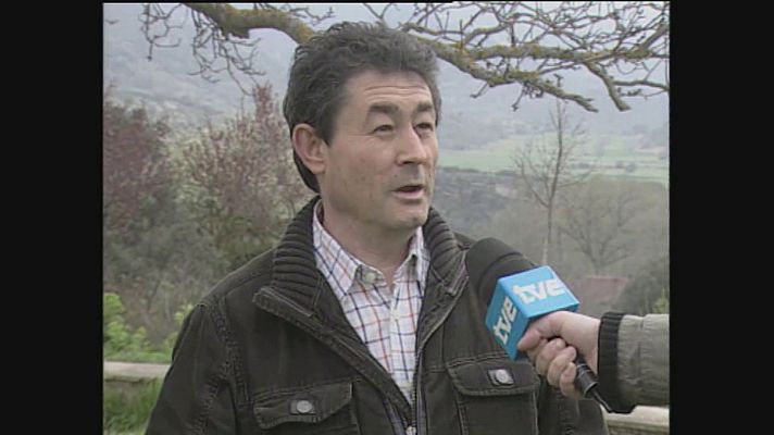 Fue noticia en el Archivo de RTVE - Homenaje en el cementerio de Valdenoceda (Merindad de Valdivielso, Burgos)