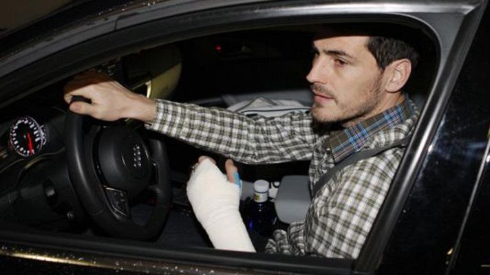 Telediario 1 - Casillas, de 6 a 8 semanas de baja por una fractura en la mano izquierda