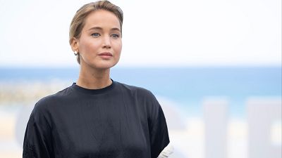 Jennifer Lawrence y Colin Farrell aterrizan en el festival de San Sebastián