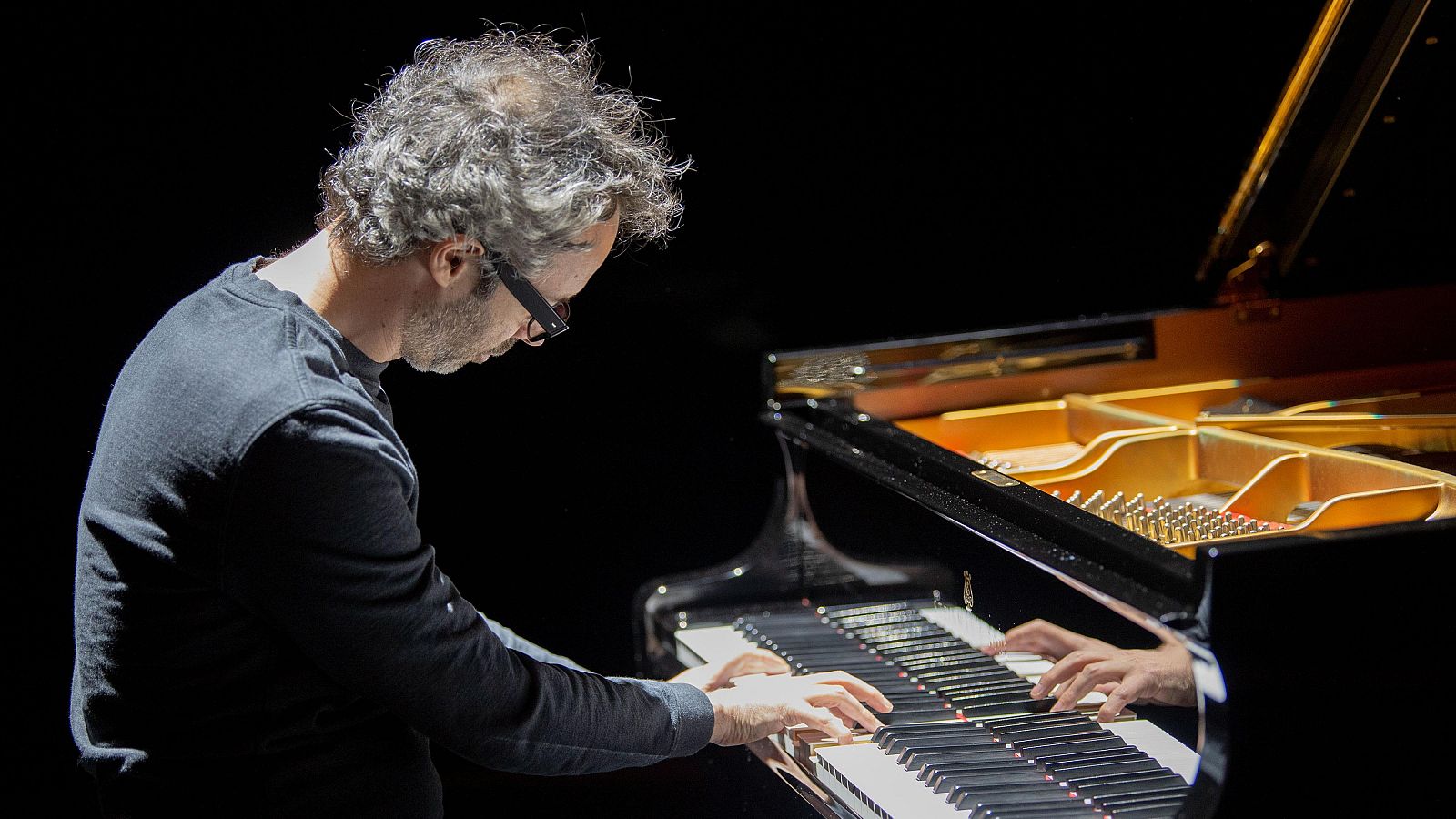 James Rhodes inicia su nueva gira: Manía - Telediario 1 | Ver