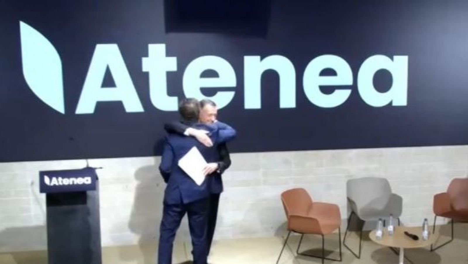 ¿La presentación de 'Atenea' o la fiesta de la amistad? - Directo al grano | Ver