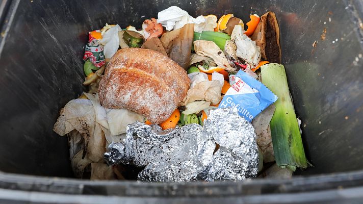 Informativo 24h - Un tercio de los alimentos acaban en la basura mientras 700 millones de personas pasan hambre