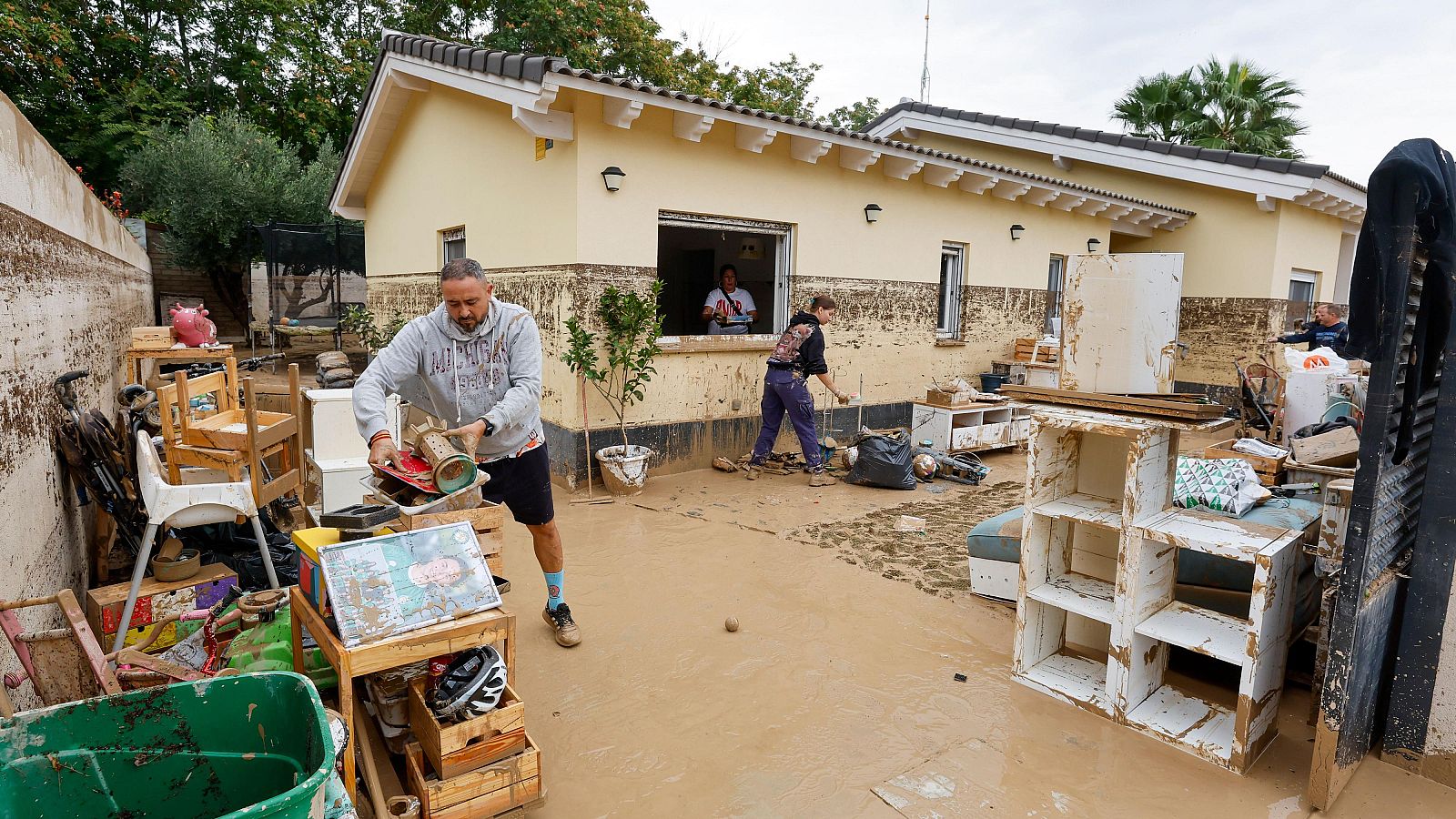 El desbordamiento del río Huerva inunda varios pueblos en Zaragoza - Telediario 1 | Ver
