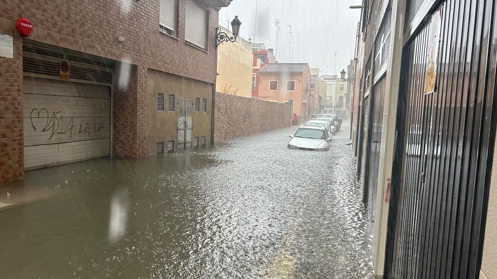 Aviso rojo en Valencia por lluvias extremas - Telediario 2 | Ver