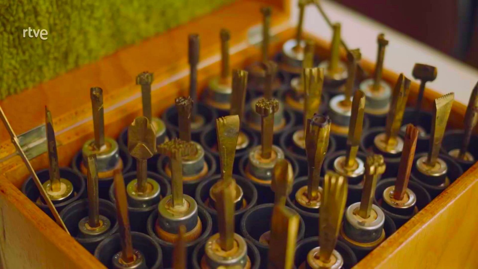 Taller TEAU Encuadernación | Ver