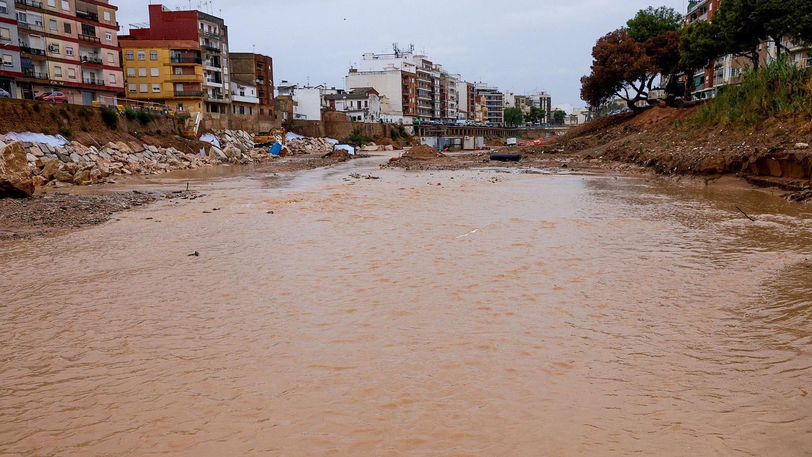 La borrasca Gabrielle deja numerosos destrozos a su paso por Valencia - Telediario 1 | Ver