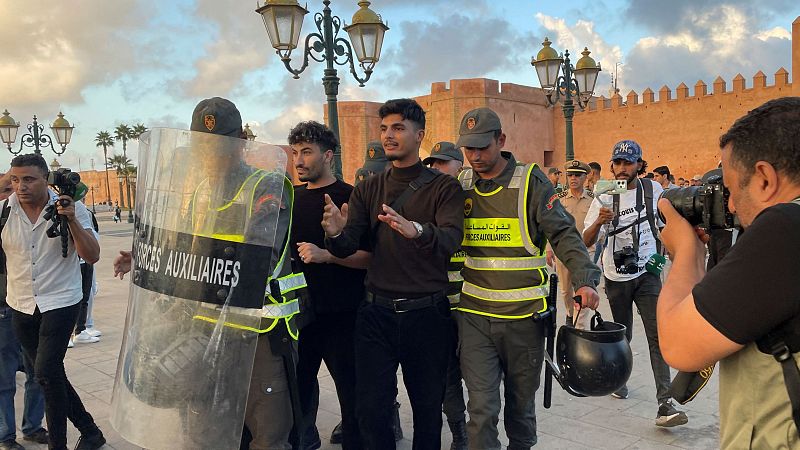 Cientos de jóvenes protestan en Marruecos para exigir mejoras en educación y sanidad