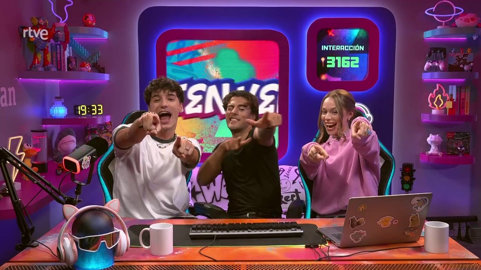 Surfeamos en la Total House - Team Total | Ver