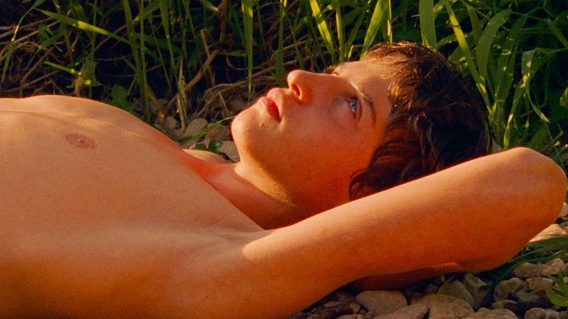 'Estrany riu (Extraño río), clip exclusivo de la película - Somos cine | Ver