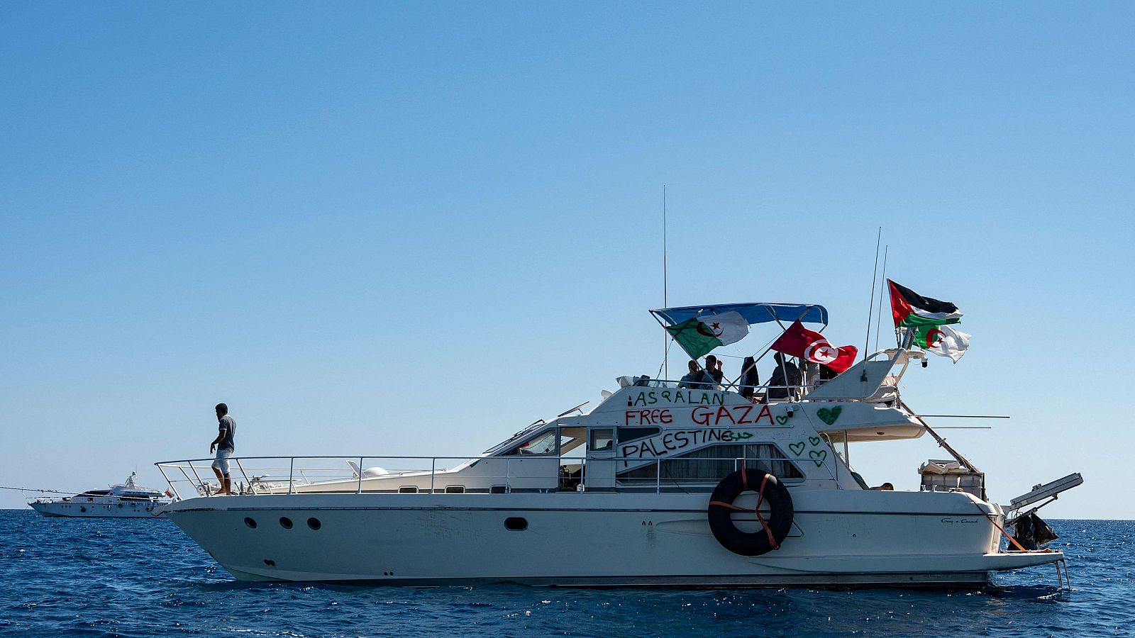 Tripulantes de la flotilla confirman que Israel está "metiéndose en algunos barcos" - Informativo 24h | Ver