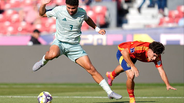 Fútbol - El árbitro rectifica y deja a España sin penalti por segundo partido consecutivo en el Mundial sub-20