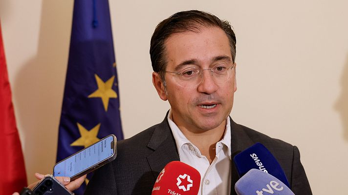 La hora de La 1 - Albares dice que "lo urgente" es que "se respeten la integridad y los derechos" de los españoles "retenidos" por Israel