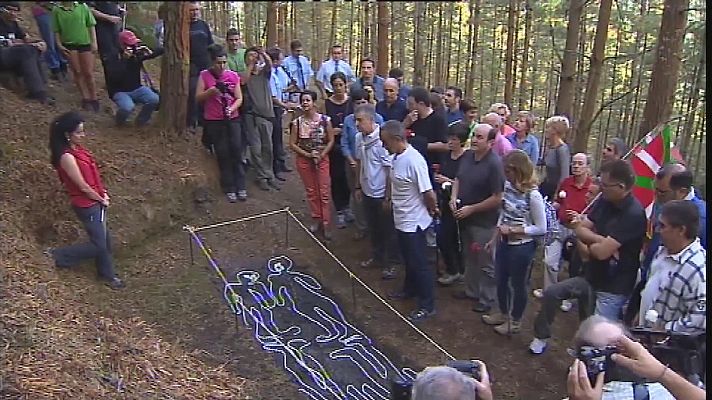 Modo Digital - Homenaje a los caídos en las fosas de Elgoibar (Gipuzkoa)
