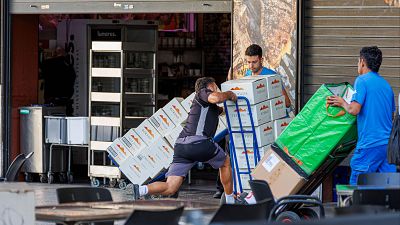 Un septiembre inusual crea 31.462 empleos y baja el paro hasta los 2,42 millones, la cifra más baja este mes desde 2007