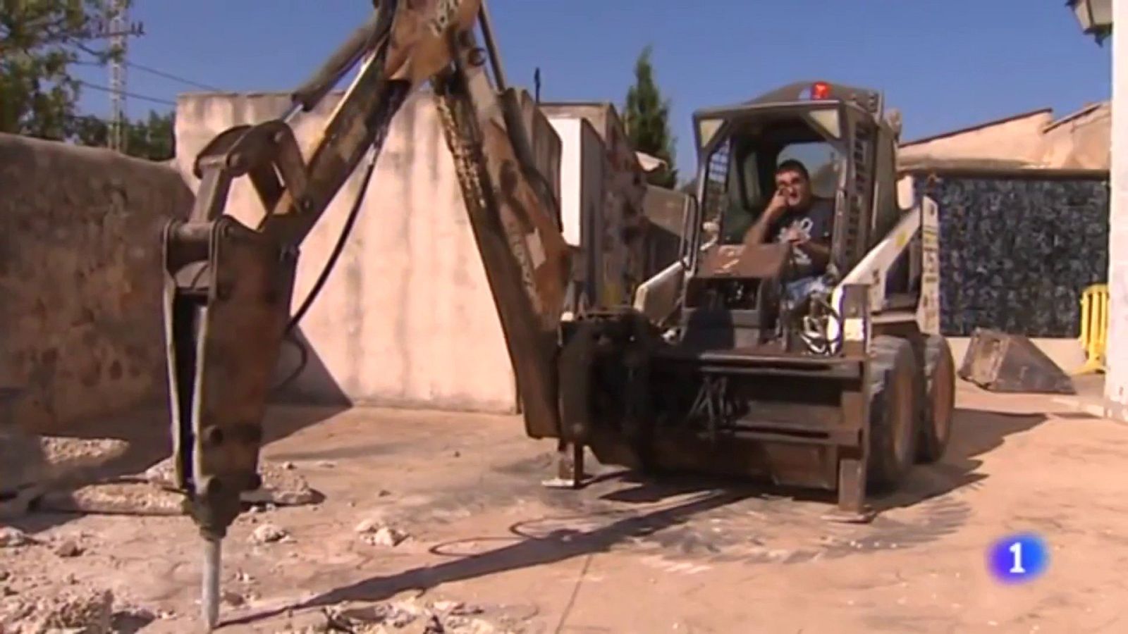 Inicio de los trabajos de excavación de la fosa de Alaró (Mallorca) | Ver ahora