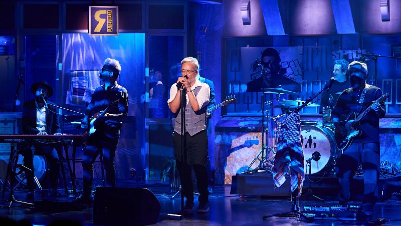 La Revuelta | Love of Lesbian - "La hermandad"