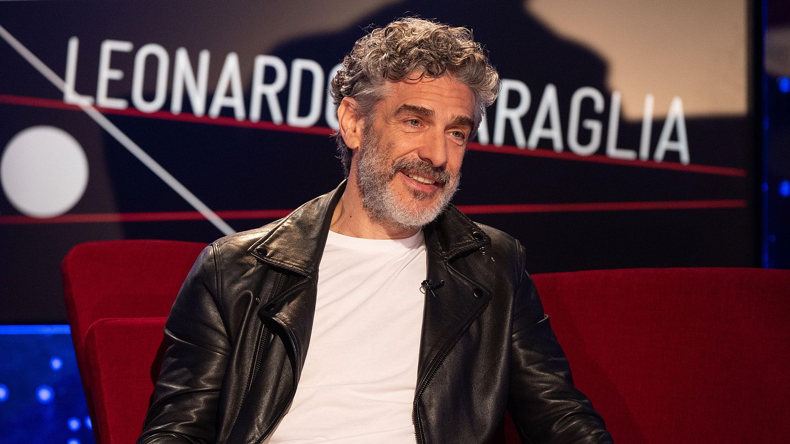 los-d-as-perfectos-as-es-el-mon-logo-de-leonardo-sbaraglia