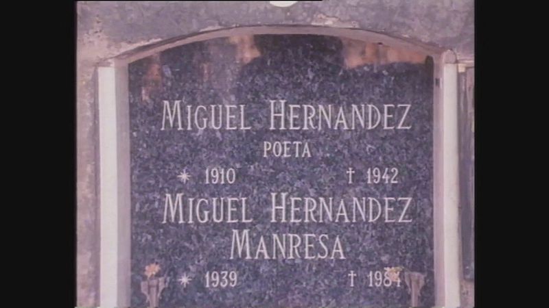 Traslado de los restos de Miguel Hernández en el Cementerio Municipal (Alicante) | Ver ahora