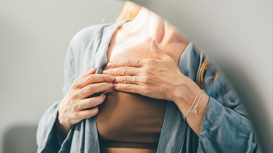 Supervivientes de cáncer de mama reclaman diagnósticos "a tiempo" tras los retrasos en Andalucía