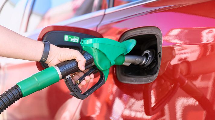 Telediario Fin de Semana - Auge de las gasolineras independientes: "Sale muchísimo más barato"