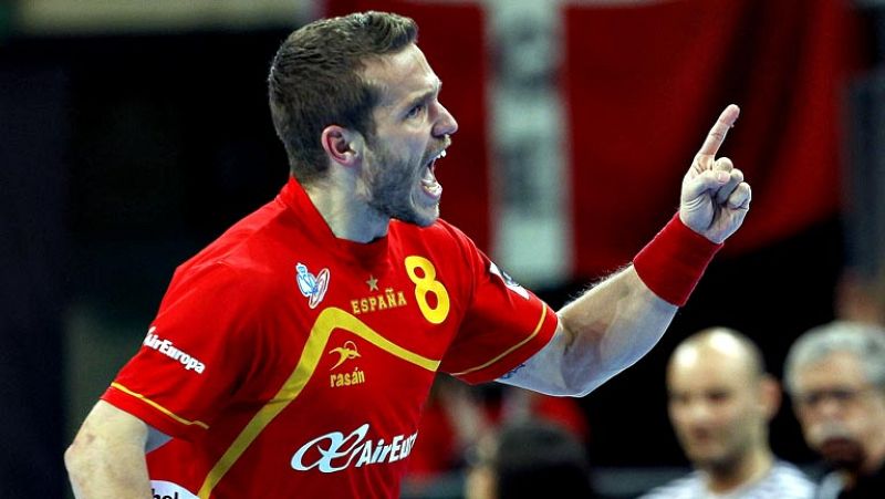 España ha vencido en el Palau Sant Jordi a Eslovenia por 26-22 y disputará la final del Mundial de Balonmano, del que es organizador, tras una semifinal en la que se mostrado muy superior a su rival, especialmente en la segunda parte, donde el porter