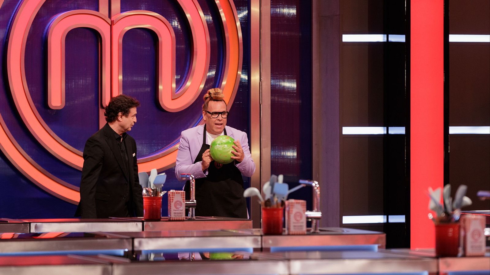 La cómica caída de Torito en MasterChef | Ver