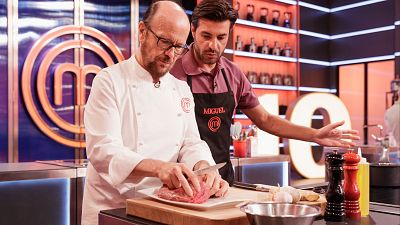 Santiago Segura cocina con Miguel Torres